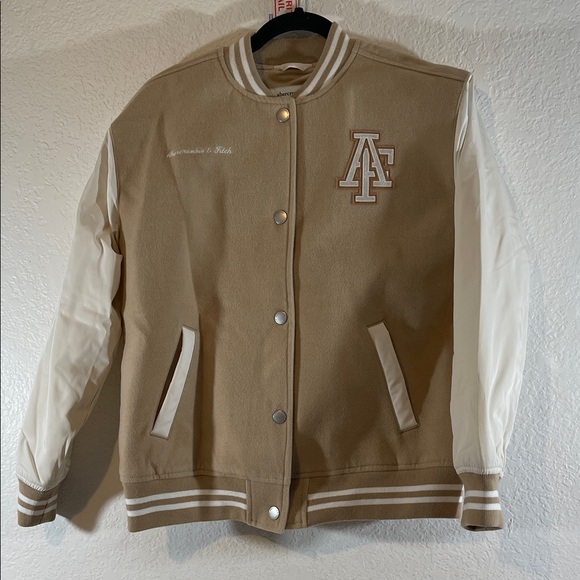 ABERCROMBIE KIDS Tan and White Jacket Front Pockets Size 15/16 - Picture 2 of 9